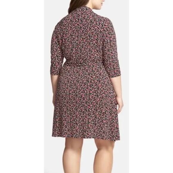 Vince Camuto plus red black white geometric print faux wrap dress 3/4 sleeve - Picture 2 of 6